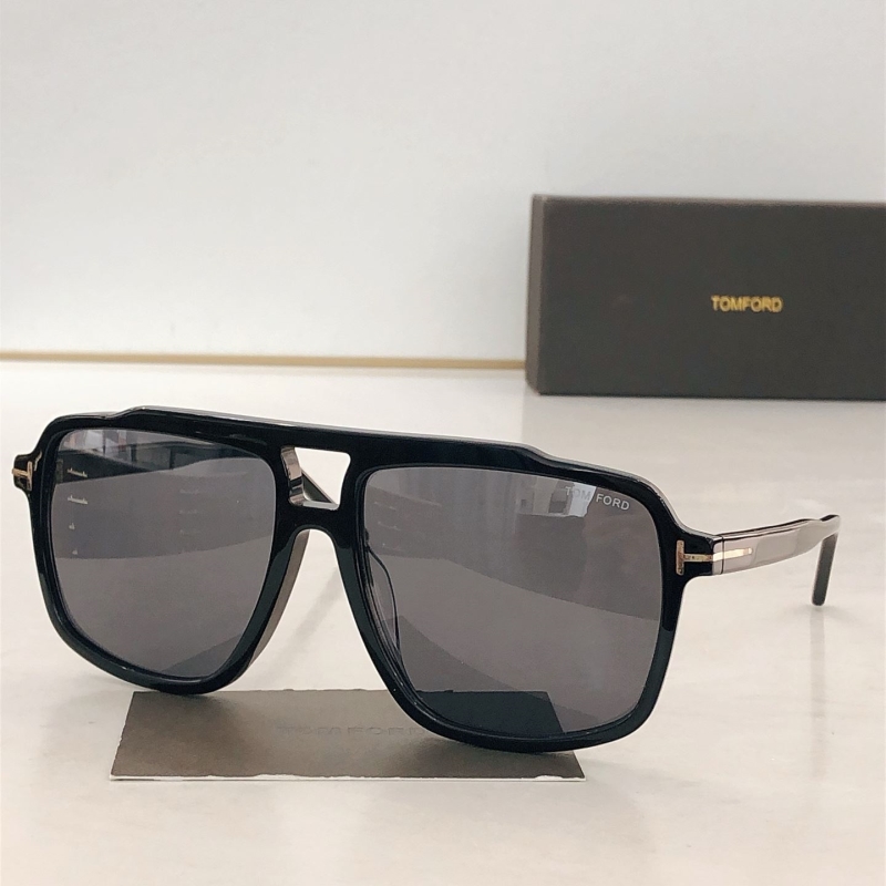 TOM FORD